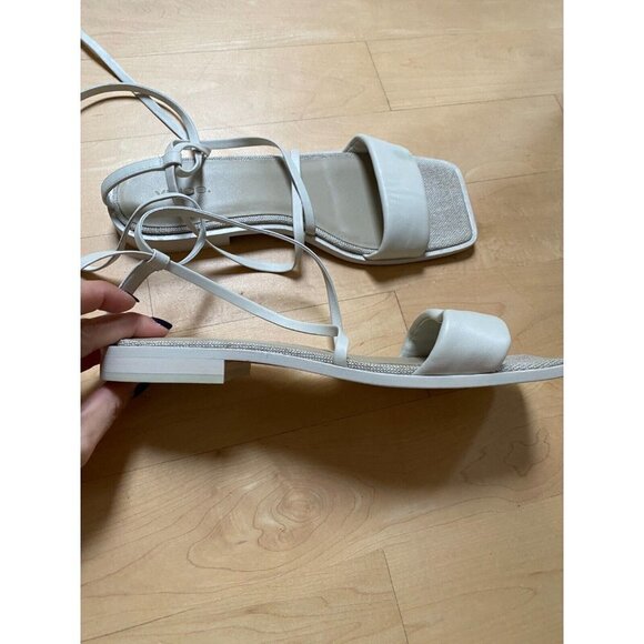 Vince Women's BNW)T Ivory "Layla" sandals sz 9.5 leather ankle wrap Flaw - stain - Picture 5 of 8